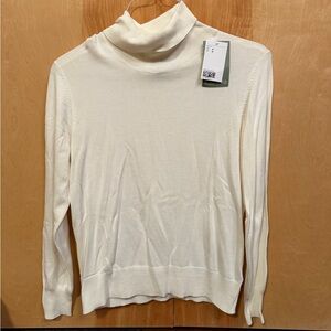 H&M Cream turtleneck Sweater